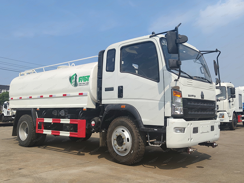 Howo 4x2 5 кубический метр водяной грузовик