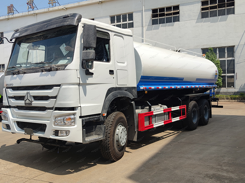 HOWO 6x4 25 кубических метров водяной резервуар