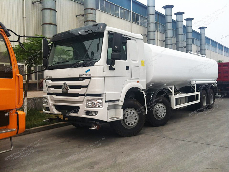 Howo 8x4 30 кубических метров водяной резервуар грузовик
