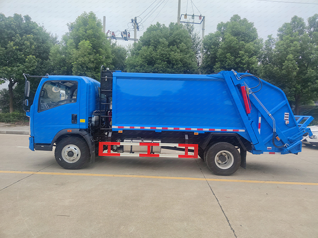 HOWO 14M3 Compactor Truck 